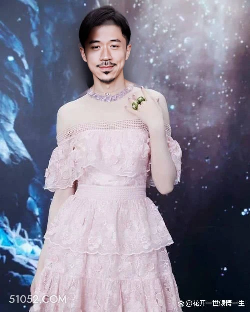 老baby胡子拉碴辣 辣眼睛 胡子拉碴 老baby