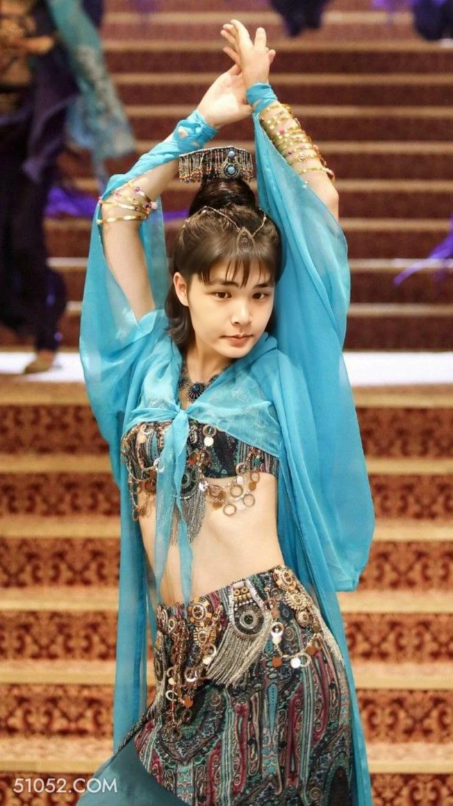 0 O Q 大 Co 优雅 胡子拉碴 撩狗 辣眼睛