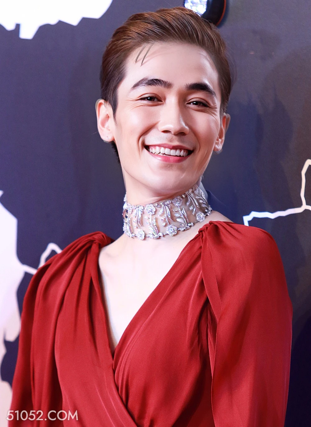 胡子拉碴美女兄弟辣眼 胡子拉碴 美女 辣眼睛 兄弟