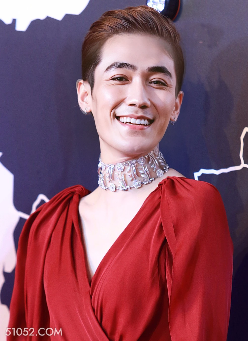 胡子拉碴美女兄弟辣眼 胡子拉碴 美女 辣眼睛 兄弟